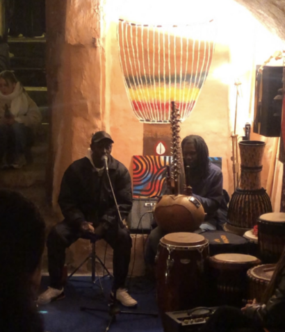 9915_indoor_files_djembekeller-djembaye_Issa-Mbaye