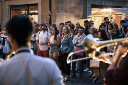 Le First Friday, une fête ayant lieu tous les premiers vendredis du mois en vieille ville de Bienne