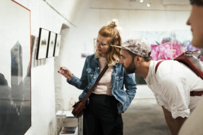 Le First Friday, une fête ayant lieu tous les premiers vendredis du mois en vieille ville de Bienne  Galerie Gewölbe